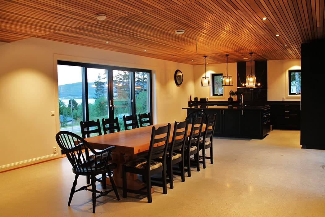 Ceder takpanel i spisestue